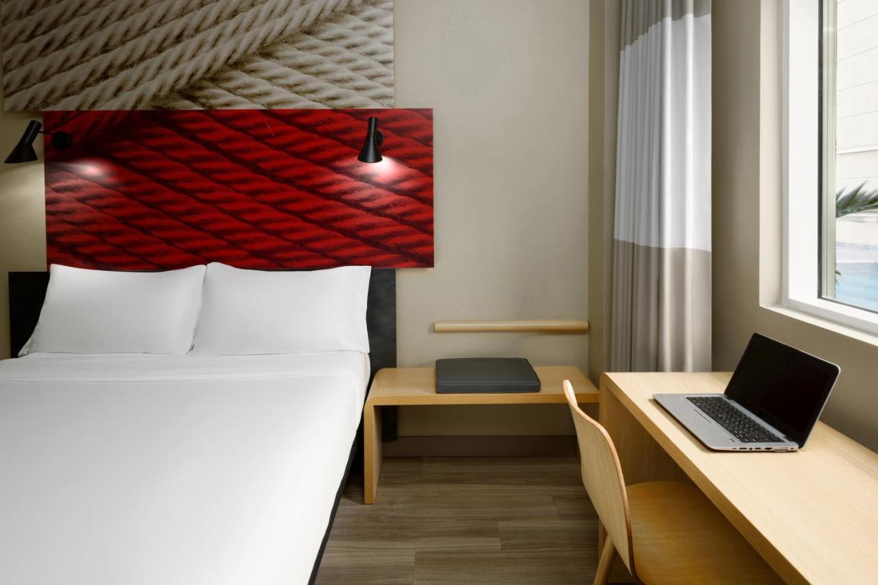 Ibis Malik Road 3*