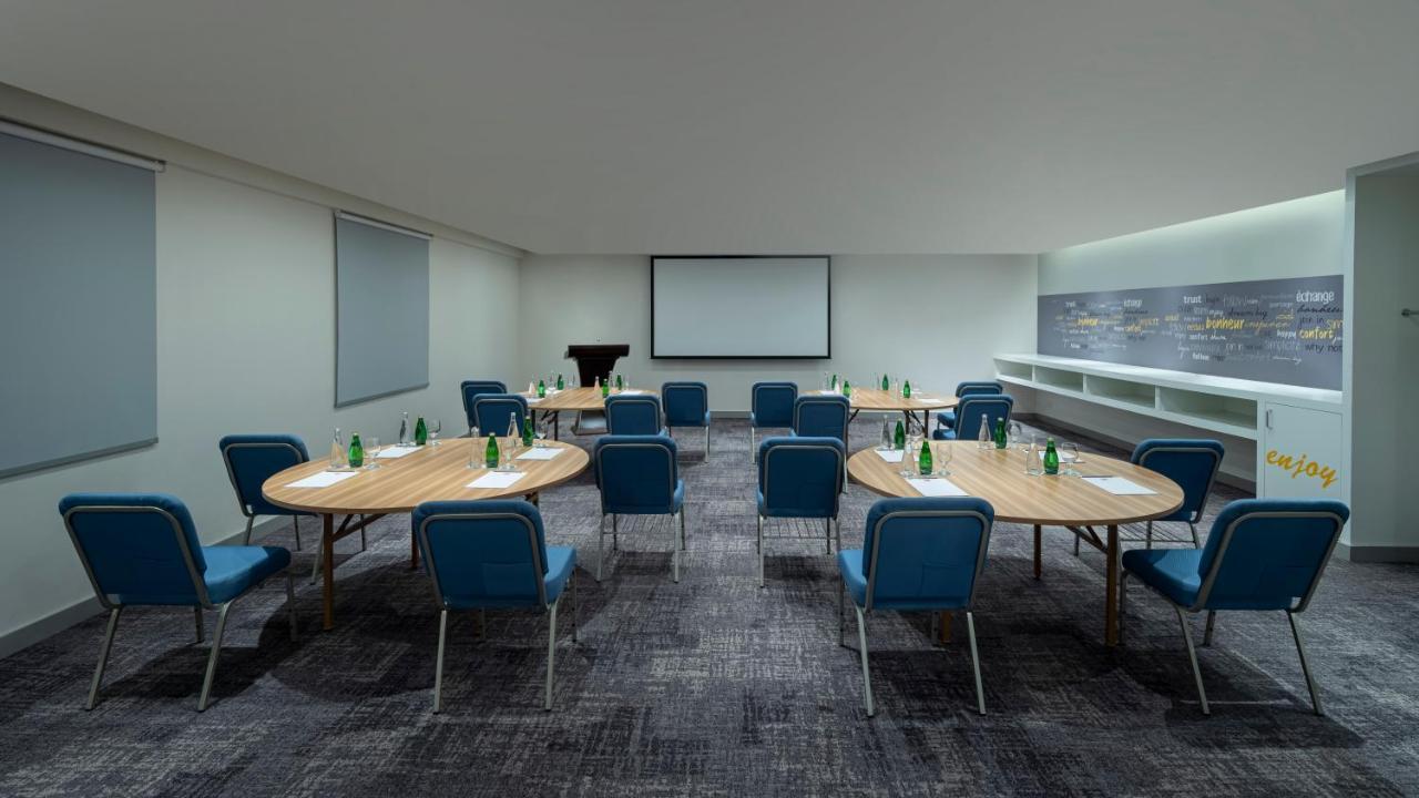 Ibis Malik Road Hotel 3*