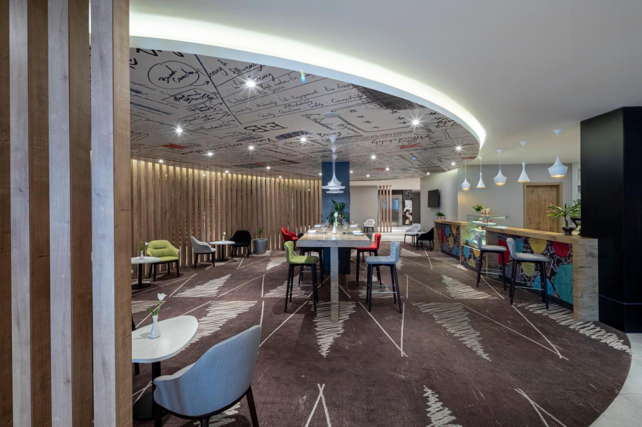 Hotel Ibis Malik Road 3*