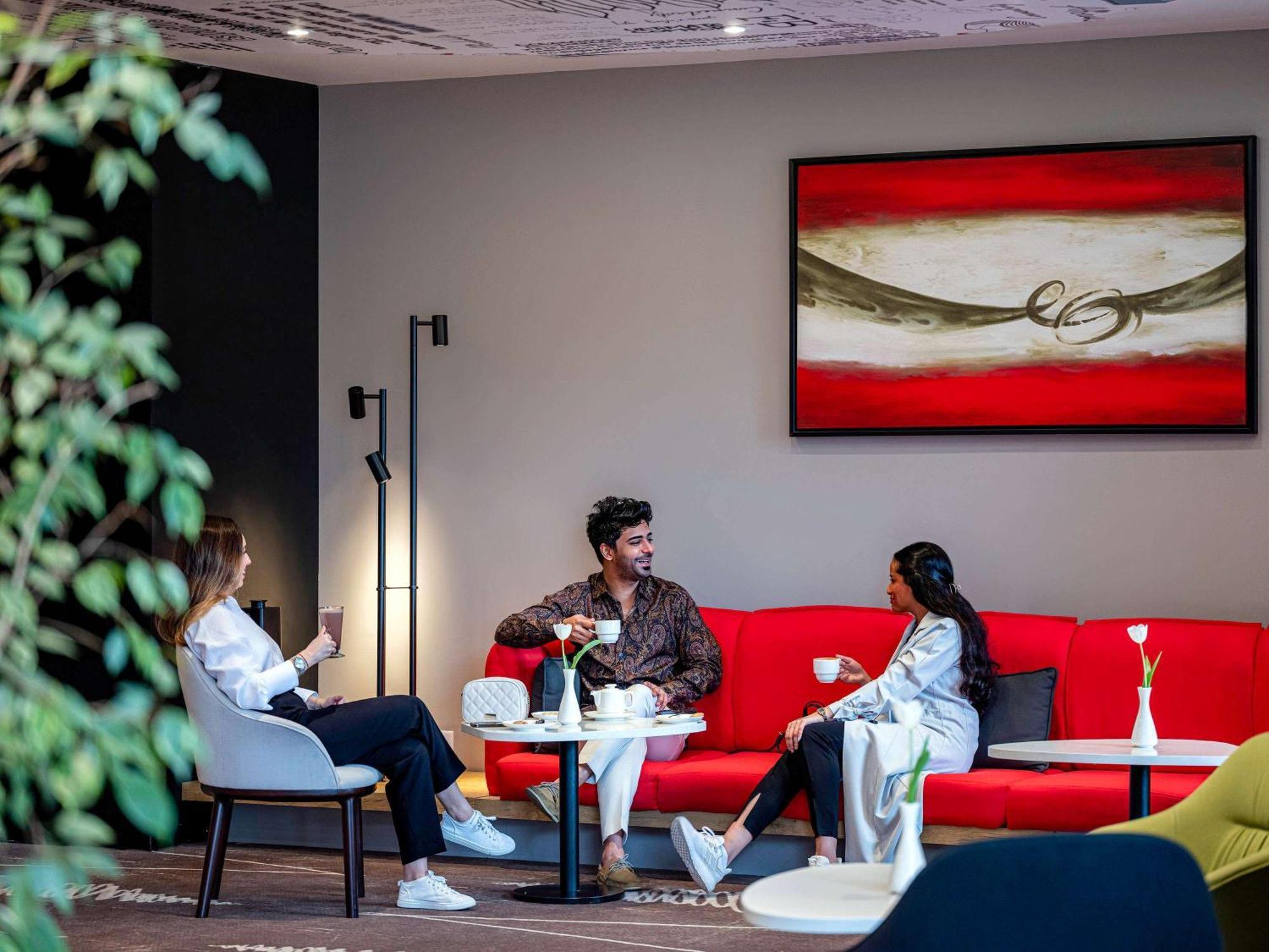 Ibis Malik Road Hotel 3*