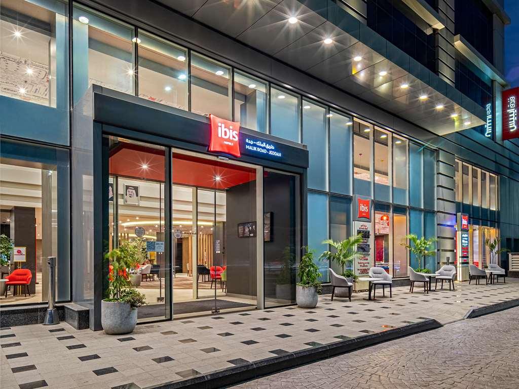 Ibis Malik Road 3*