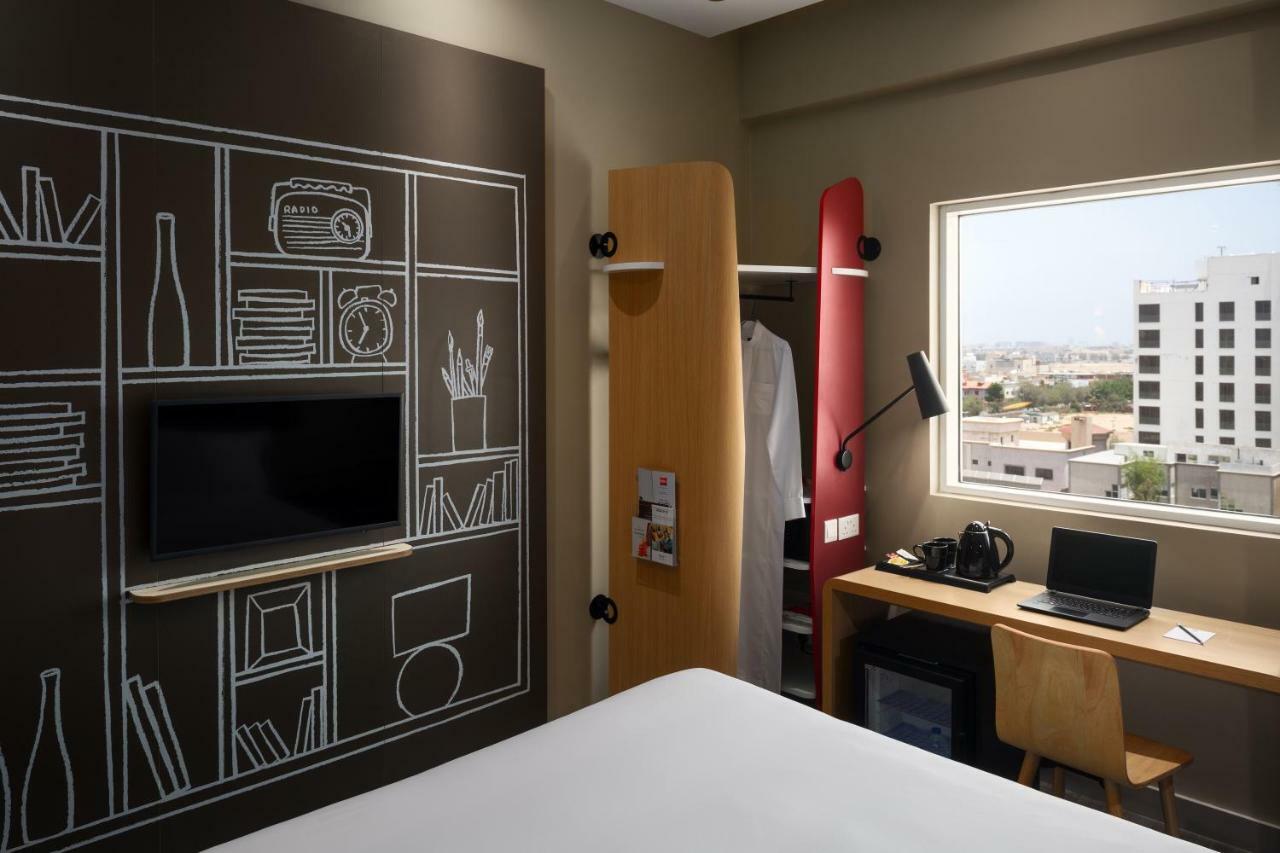Ibis Malik Road Hotel